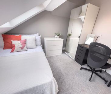 6 bedroom terraced house to rent - Photo 4