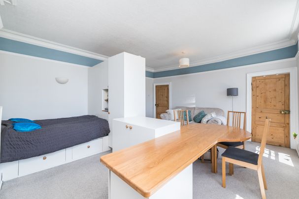 Neville House, 137 London Road, Twickenham, TW1 flat to rent - Photo 1