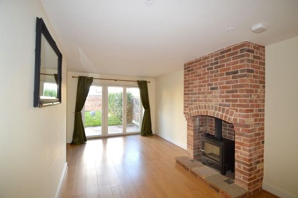 3 bedroom semi-detached house to rent - Photo 1