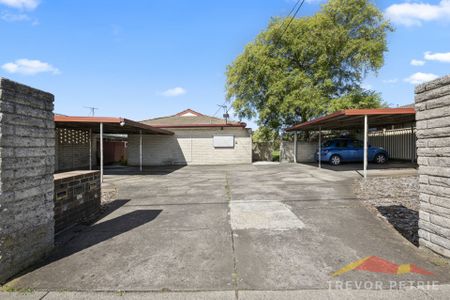 3/414 Gillies St N, Wendouree VIC 3355 - Photo 5