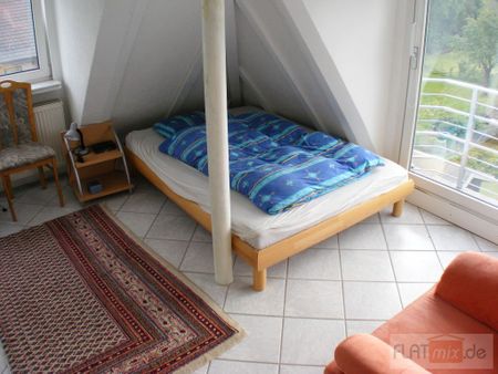 FLATmix.de / Komplett möbliertes 2-Zi-DG-App.in ruhiger Lage mit Weitblick ins Grüne - Photo 4