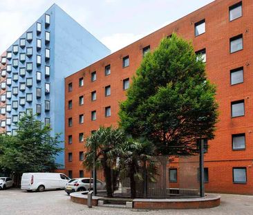 Medium Highest Double Ensuite - Photo 1