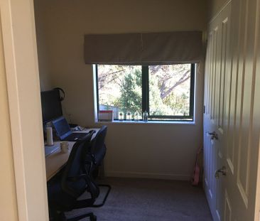 Churton Park, 5 Bed Rooms - Photo 4