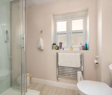 2 bedroom coach house to rent - Photo 5