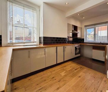 2 bedroom flat to rent - Photo 6