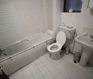 2 Bedroom Apartment - Photo 2