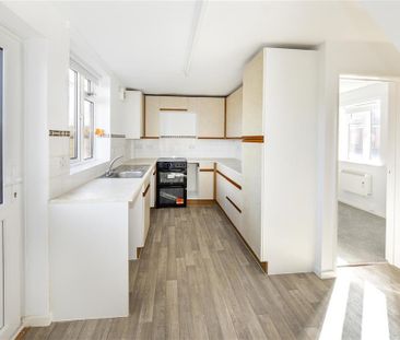 East Crescent - Photo 1