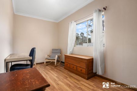 Spacious, Light-Filled Living with Character - Photo 5
