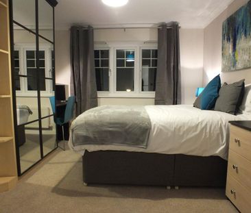 1 bedroom in a house share to rent - Photo 3