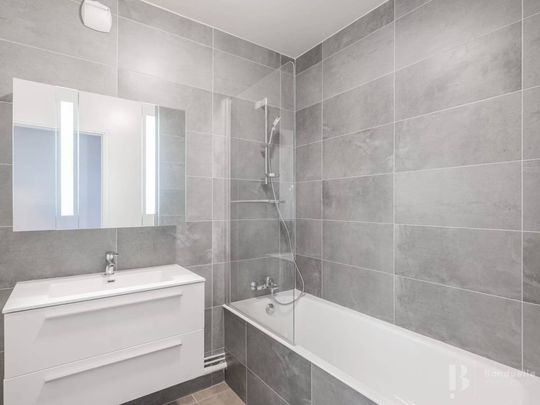 Rental Apartment Paris 16th Auteuil - Photo 1