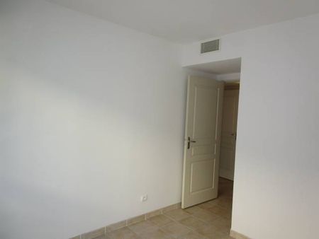 Location Appartement 3 pièces 63m² NARBONNE 11100 - Photo 2
