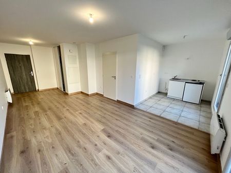 Location Appartement 1 pièce 34m² - Photo 3