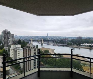 Large, Elegant West End Condo with Spetacular views - Photo 1