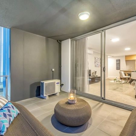 2 bedrooms 2 Baths on level 1 - Photo 4