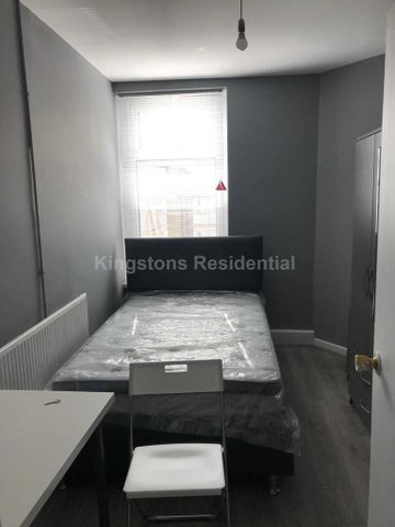 6 bedroom terraced house to rent - Photo 3