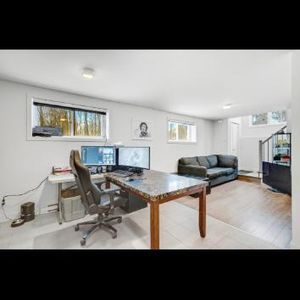 3 1/2 neuf a 2 min du petit village ideale pour couple ou personne seul - Photo 2