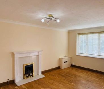 4 bedroom semi-detached house to rent - Photo 2