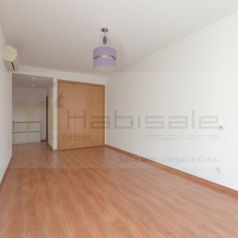 3 room luxury Flat for rent in Colinas do Cruzeiro, Odivelas, Lisbon - Photo 1