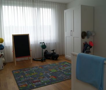 41/2-ROOM APARTMENT IN BUCHS (ZH), FURNISHED, TEMPORARY - Foto 2
