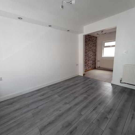 31 Fort Street, Springfield Rd, Belfast, BT12 7BH - Photo 1