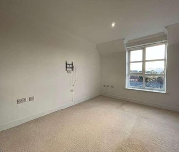 Zakopane Road, Swindon, Wiltshire, SN25 - Photo 2