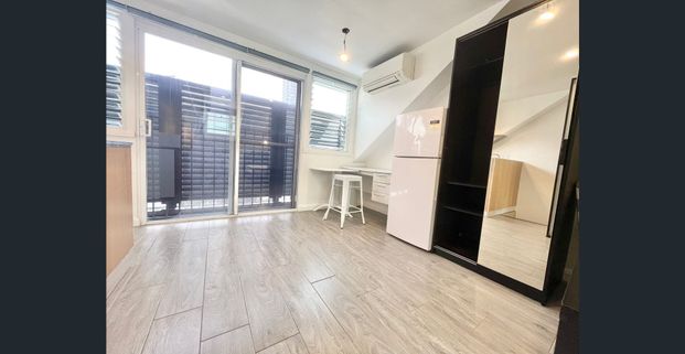 Private Studio | Prime Location | Near New - Photo 1