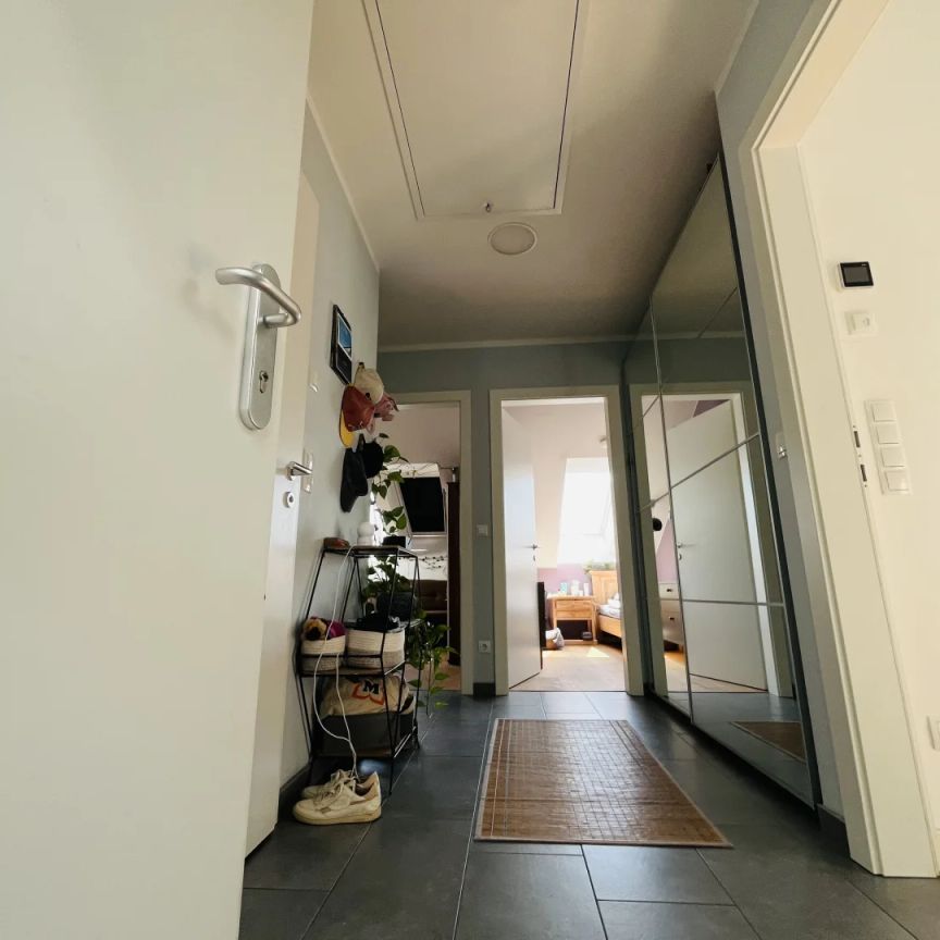 Exklusive Dachgeschosswohnung mit außergewöhnlichem Raumgefühl und hochwertiger Ausstattung - Photo 1