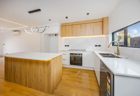 PAKURANGA, 2 BEDROOMS - Photo 2