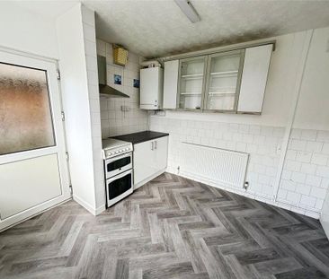 3 bedroom semi-detached house to rent - Photo 6
