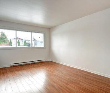 3 1/2 à Ste-Thérèse - internet inclus - libre maintenant ou 1er déc... - Photo 1