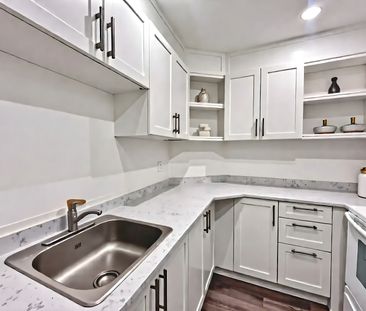 33 Boulevard Brunswick, Montréal, QC - Photo 3