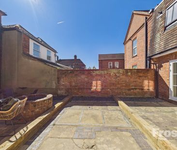 The Courtyard, 73a High Street,SL1 - Photo 5