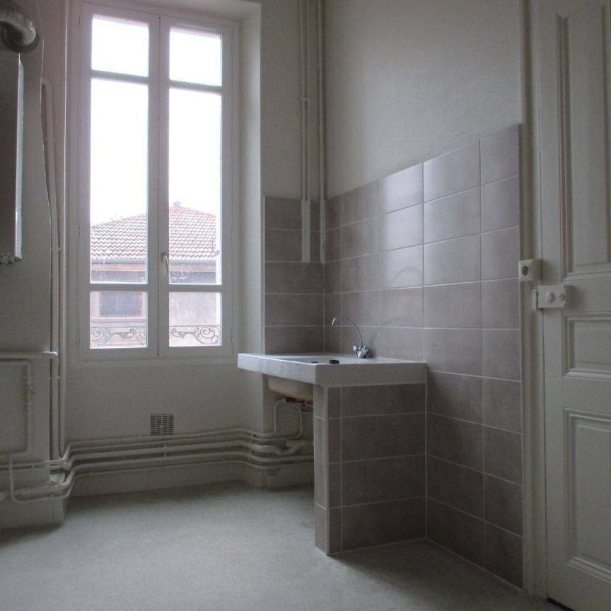 Location appartement bourgeois 6 pièces 134.69 m² à Romans-sur-Isère (26100) 4 - Photo 1