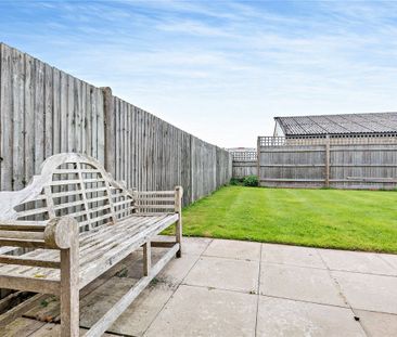 Exceptionally spacious bungalow in a quiet cul de sac in popular Ba... - Photo 6