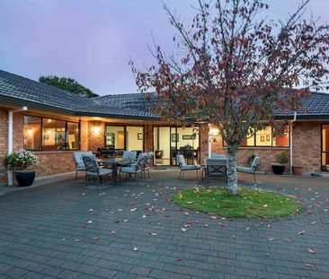 Macwhinnery Dr, Country Living with Views! - Photo 2