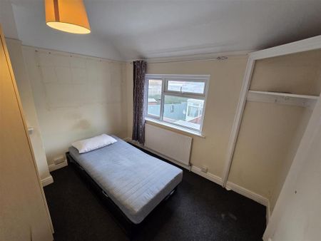 3 bedroom semi-detached house to rent - Photo 3