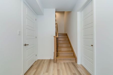 For Lease - 1305 Courtleigh Trail, Oakville, Ontario - Photo 4