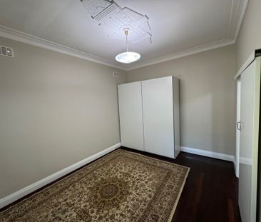 18 King St, Kensington, WA 6151 - Photo 4