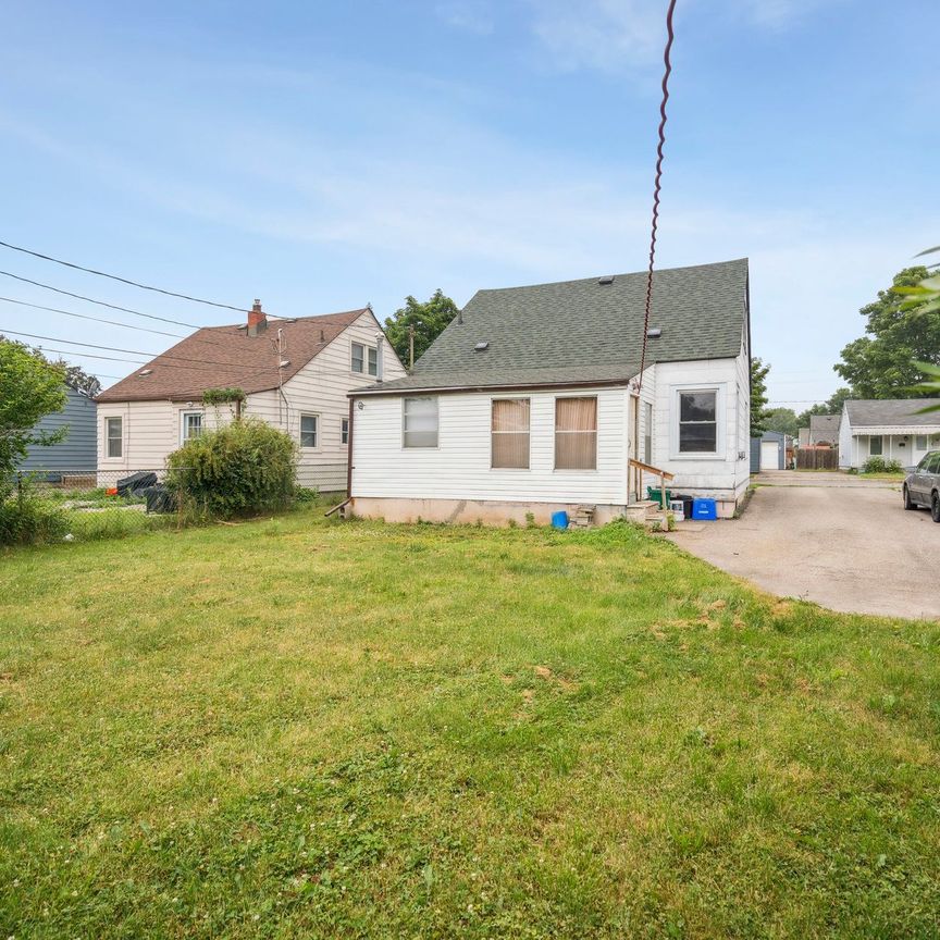 For Lease - 78 Eighth Avenue, Brantford, Ontario - Photo 1