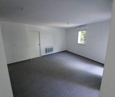 T2 AVEC LOGGIA ET PARKING - Photo 2