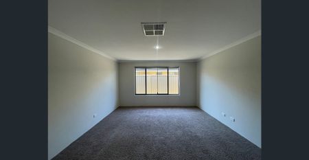 Large 4x2 Family Home - Photo 5