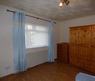 2 bedroom semi-detached house to rent - Photo 5