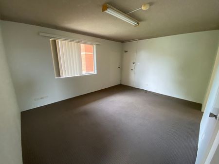 AFFORDABLE LIVING! - Photo 4