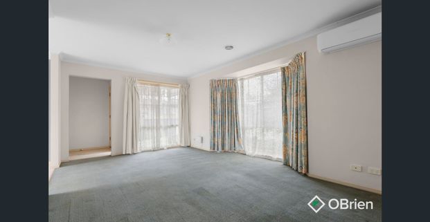 Spacious 3‑Bed Unit in Quiet Langwarrin Location - Photo 1