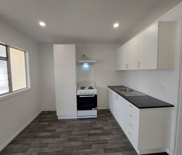 Renovated Upstairs One Beddie - CBD - Photo 2