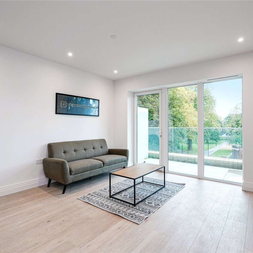 A stunning apartment in the iconic Filmworks development. - Photo 1