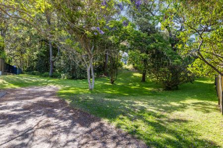 4 bedroom airconditiond family home with salt water pool - Photo 4