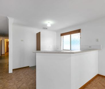 Delightful Three Bedroom Home - Photo 5