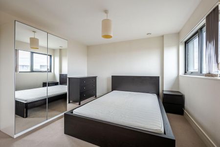 2 bedroom flat to rent - Photo 3