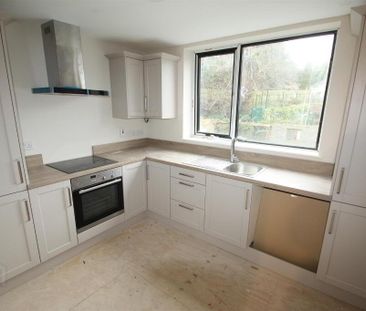 36 Main Street, Ballynahinch, BT24 8DN - Photo 3